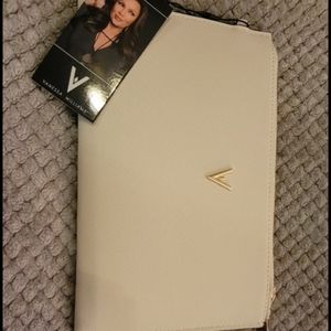 Vanessa Williams handbag "clutch"